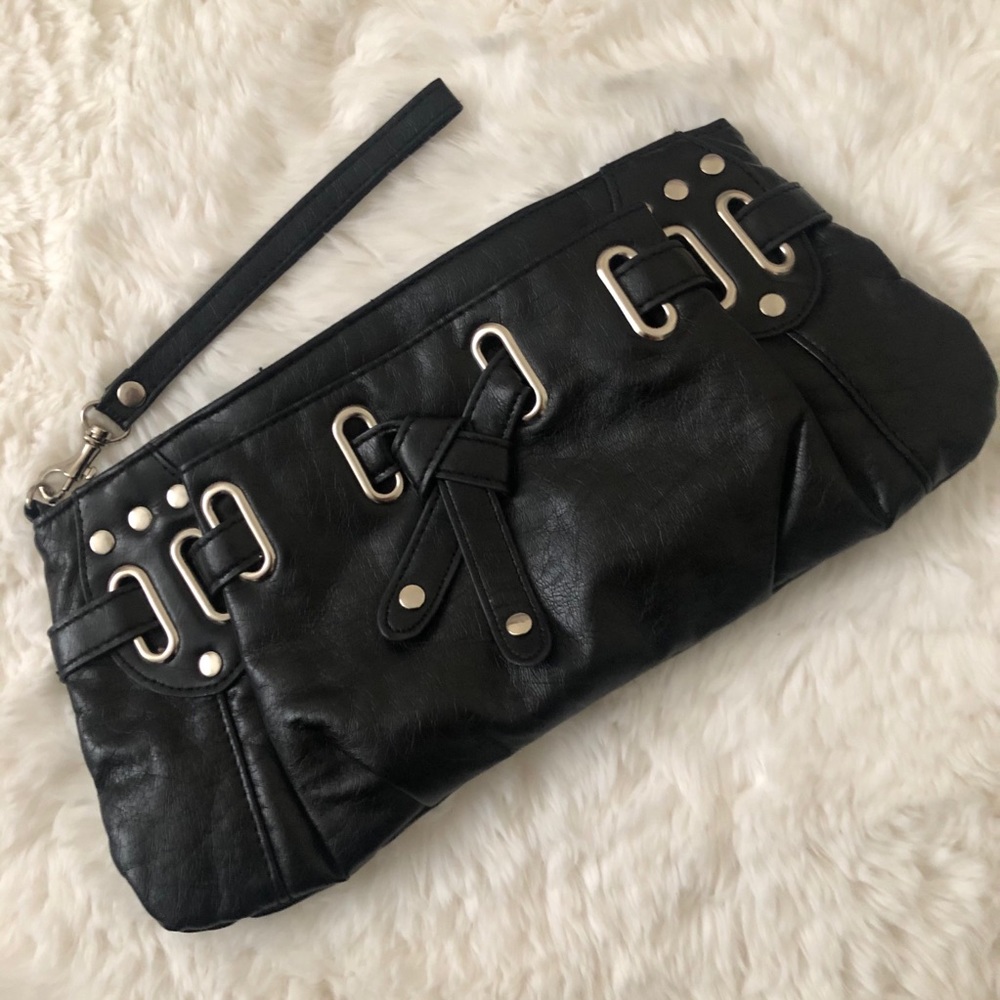 Clutch Bag / Black with grommets